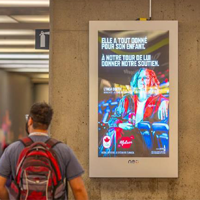 Écran d'affichage publicitaire