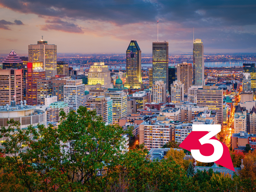 La ville de Montréal vue de nuit sur les gratte-ciels du centre-ville de la métropole élue première destination touristique dans les Amériques